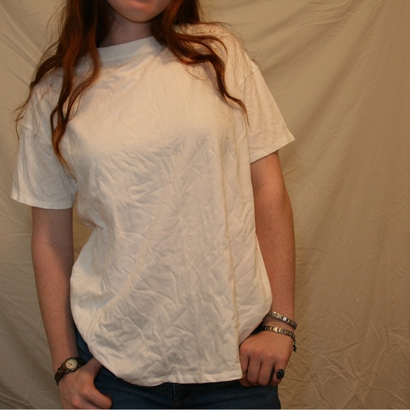 NEW WITH TAGS Plain White Fable T-Shirt - Picture 1 of 3